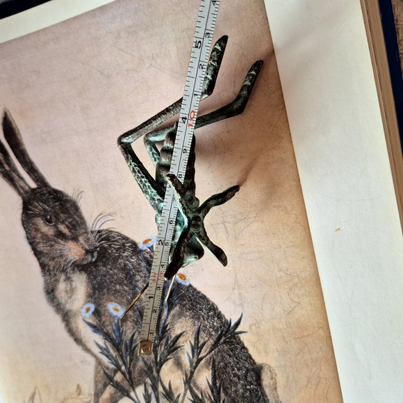 Green Metal Brass Grasshopper Reptile Decor - Picture 10 of 11